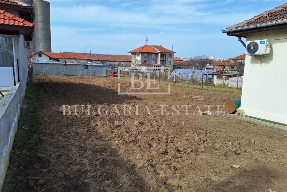 EXCLUSIVE! For sale is a neat massive house in the town of. A beautiful massive house in Tutrakan! REDUCED PRICE FROM 17.07.2025 - 0