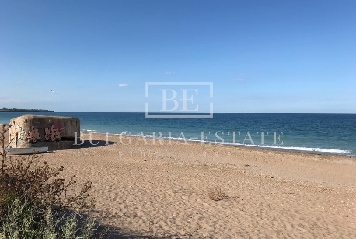 Продава се ЕКСКЛУЗИВНО парцел 36 455 кв.м с проект за модерен хотелски комплекс в близост до с. Крапец, общ. Шабла - 0