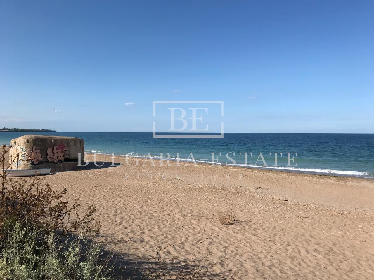 Продава се ЕКСКЛУЗИВНО парцел 36 455 кв.м с проект за модерен хотелски комплекс в близост до с. Крапец, общ. Шабла - 0