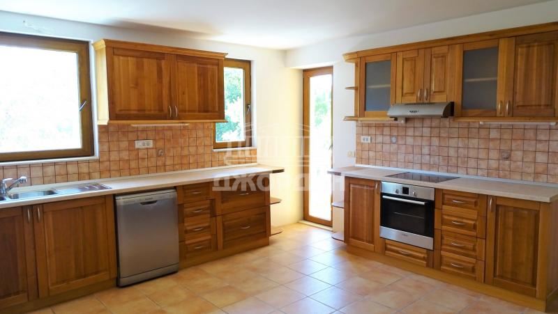 Haus auf 4 Etagen mit Panoramablick, 1250m2 m2, 600m2 Hof, Trakata - 0