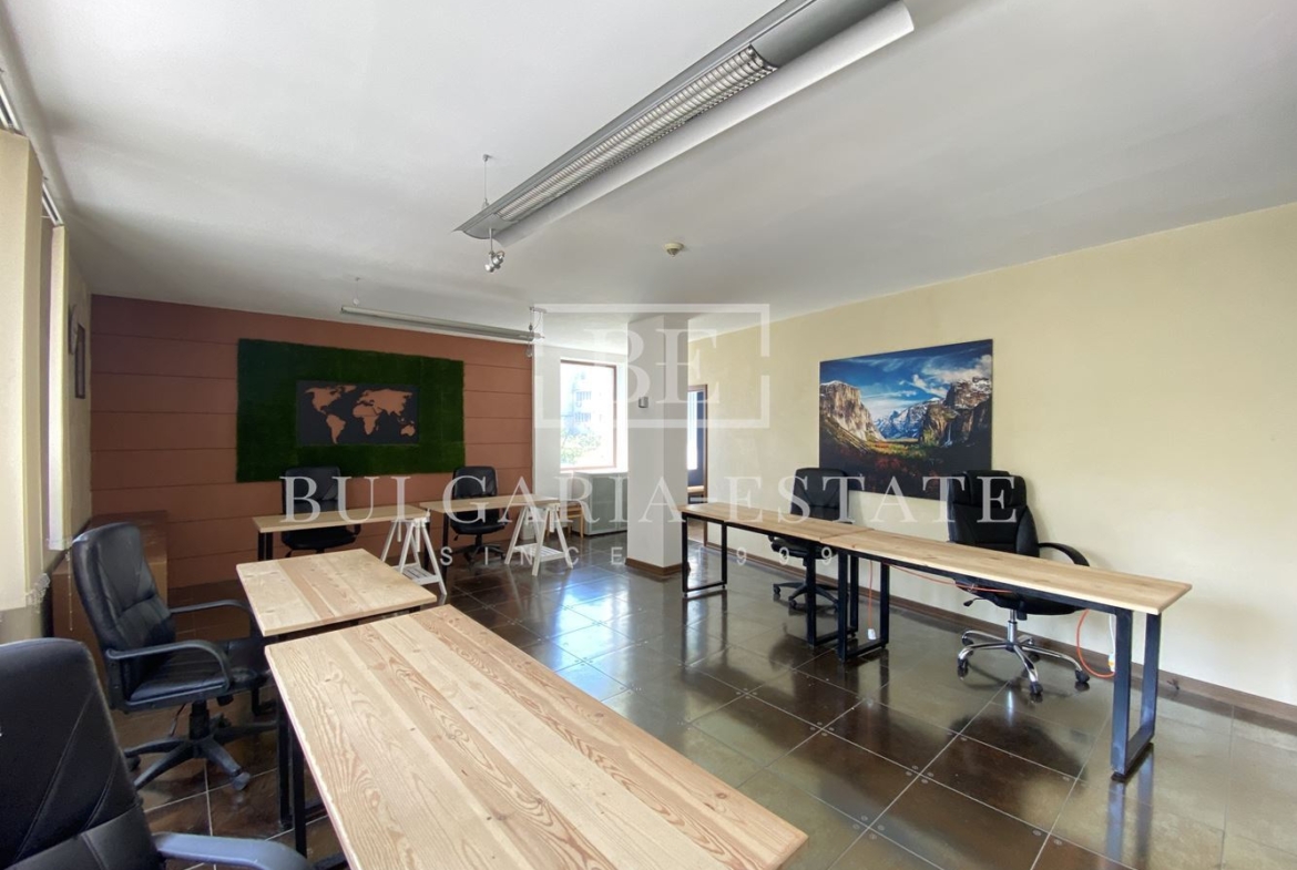 Leerstehende Bürofläche in einem Bürogebäude inklusive aller monatlichen Kosten, FERNSEHEN, INTERNET, CAFE UND WASSER, TOP-LAGE - 0