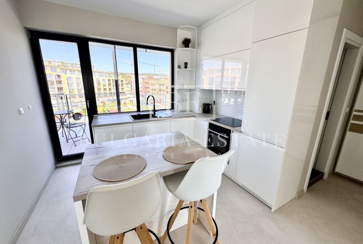 Роскошные апартаменты с 2 спальнями и видом на море, парковочное место, St. Св. Константин и Елена - 0