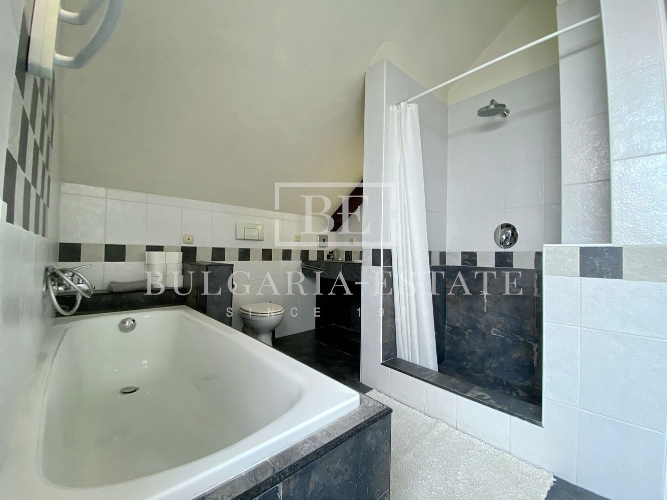 Роскошный дом с бассейном, сауной, рядом с пляжем Кабакум, город. 515 кв. м. 4 спальни Элитный дом с бассейном, сауной, рядом с пляжем Кабакум, город. 515 кв. м. Площадь этажа, 4 спальни - 0