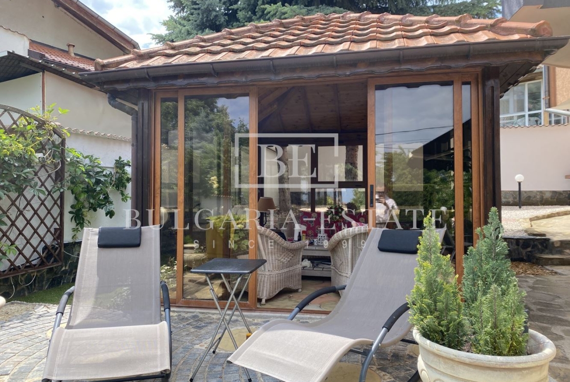Роскошный дом с двором в деревне Рогачево - всего в 10 минутах от пляжей Албены! - 0