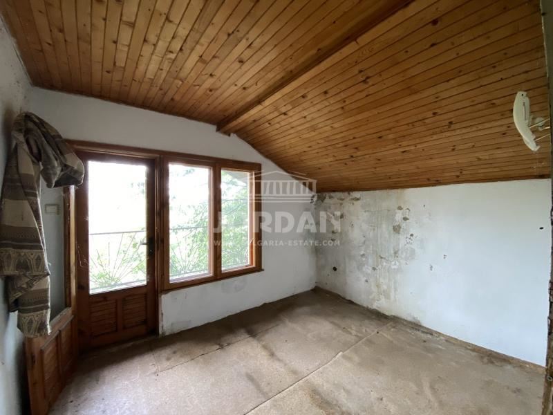 Къща в Зеленика, 693 кв парцел, 50 кв. къща озаконена - 0