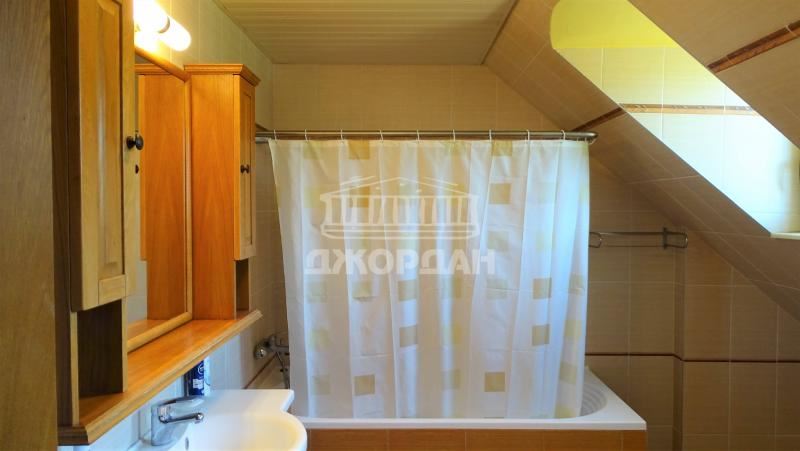 Haus auf 4 Etagen mit Panoramablick, 1250m2 m2, 600m2 Hof, Trakata - 0