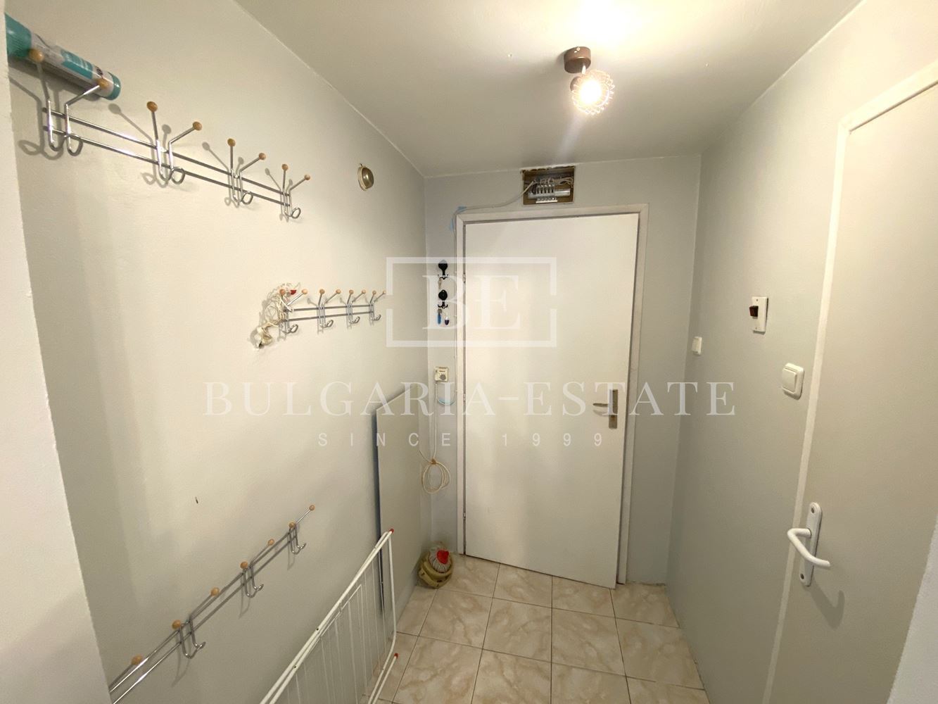 Дава под наем 1-стаен апартамент с топ локация до хотел Черно Море - 0