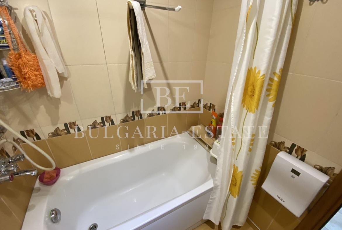 Меблированная 3-комнатная квартира с парковочным местом в Траката, гр. Варна - 0