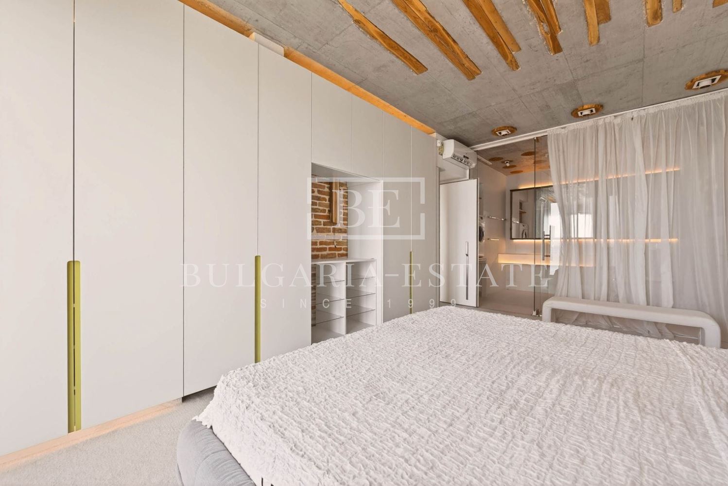 СУПЕР РОСКОШНАЯ КВАРТИРА В АРЕНДУ С 3 СПАЛЬНЯМИ, 2 ВАННЫМИ КОМНАТАМИ, ТЕРРАСОЙ И УНИКАЛЬНЫМ ВИДОМ НА МОРЕ - 0