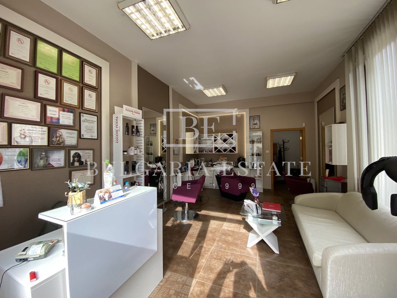 Помещение със статут МАГАЗИН, ползва се като фризьорски салон - ул. ЧАТАЛДЖА 20 - 0