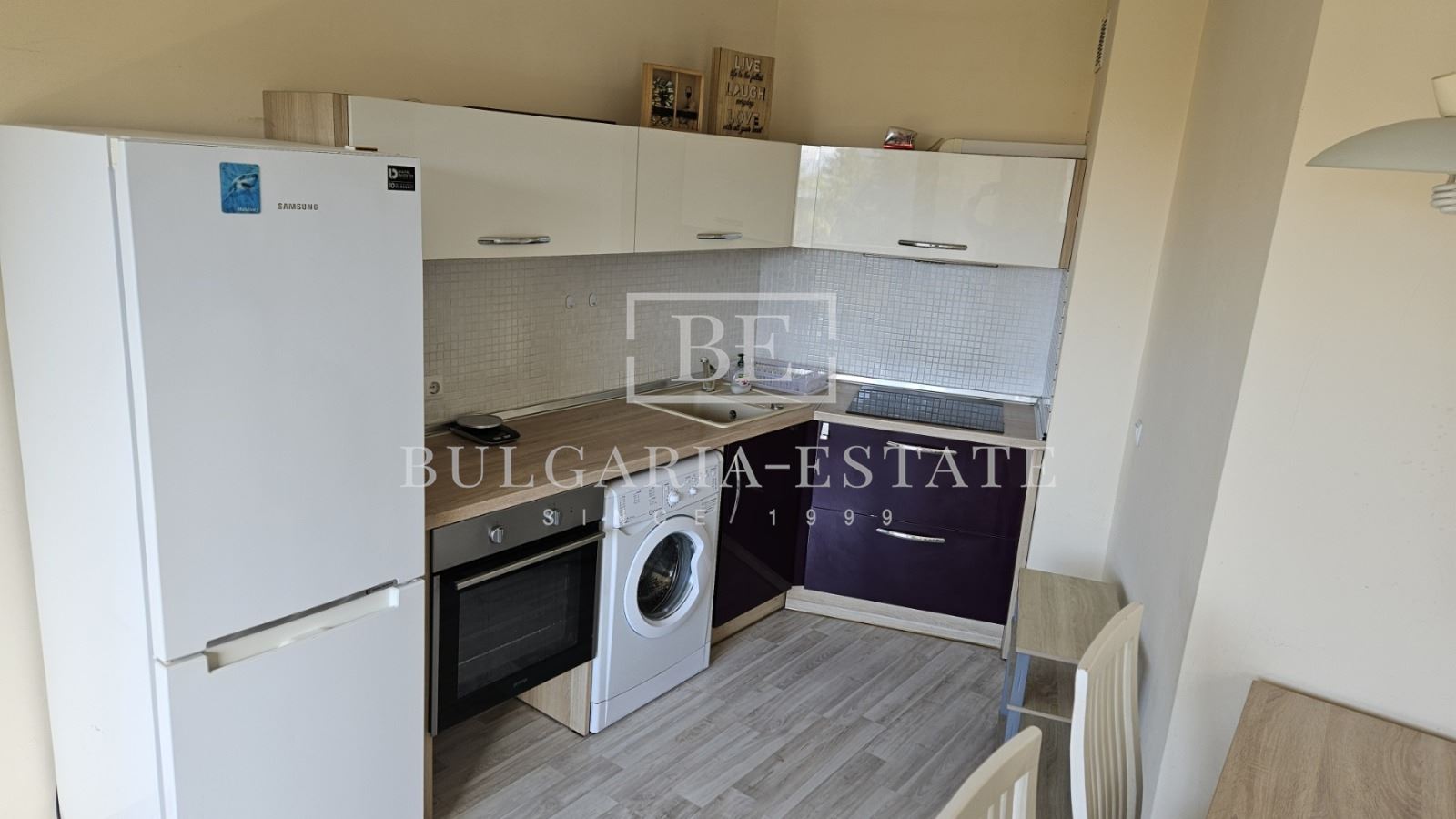 🏡 Дава се под наем напълно обзаведен двустаен апартамент в кв. Бриз – 499 € - 0