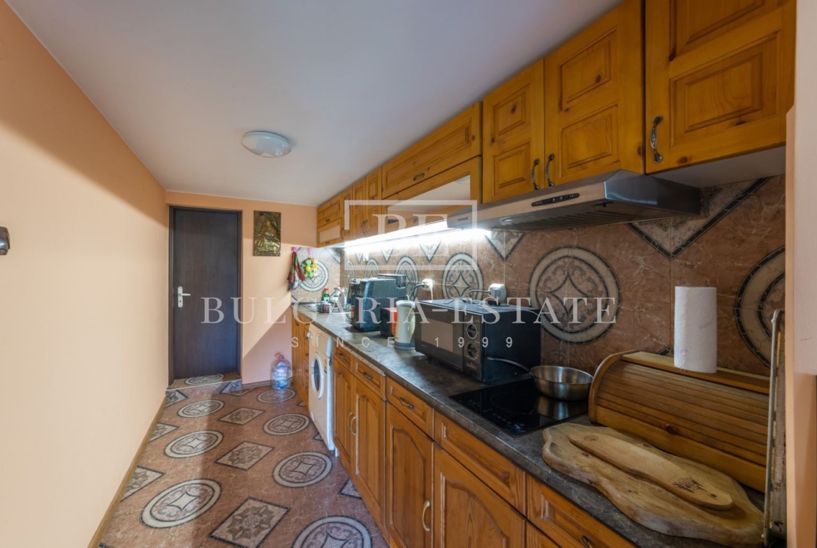 House with a yard of 600 sq.m and two residential levels 300 m from the main road in Trakata - 0