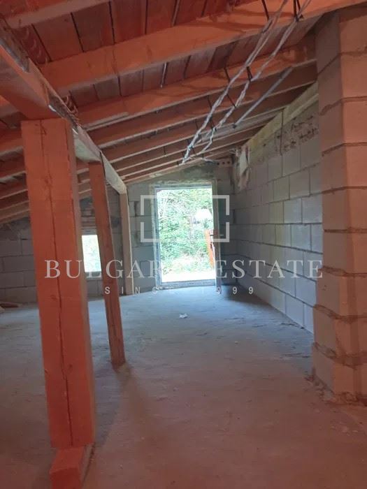 Дом в районе Крушки - ухоженная недвижимость с потенциалом - 0