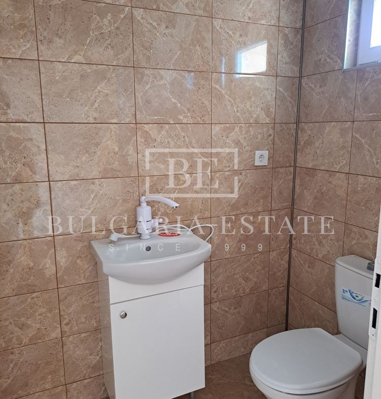 Просторна и модерна къща в село Чайка, община Провадия - 0