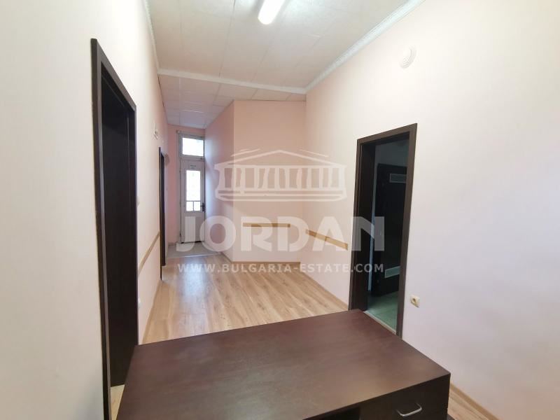 Office in an office building gr. Varna - Centre 75m² - 0