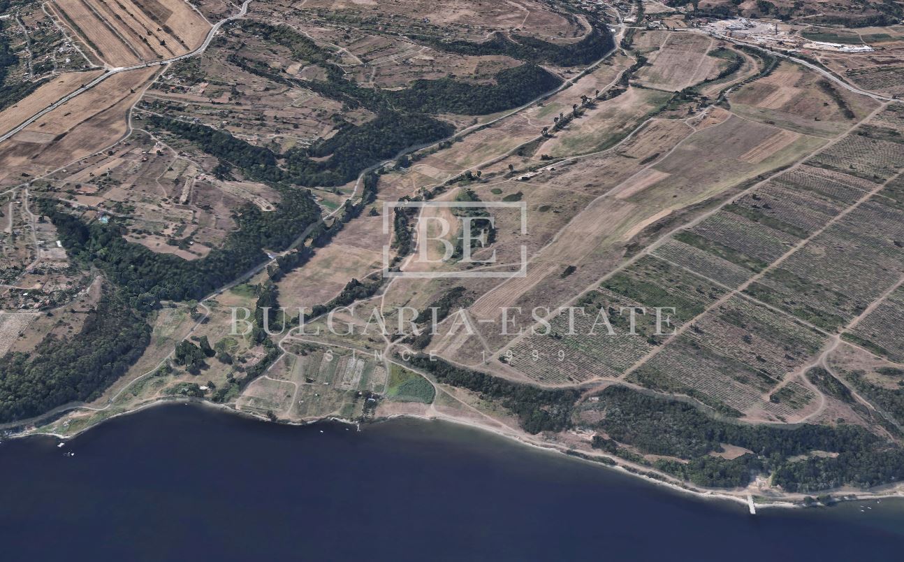 Участок рядом с Варненским озером - 10 186 кв.м., цена: 100 000 евро - 0