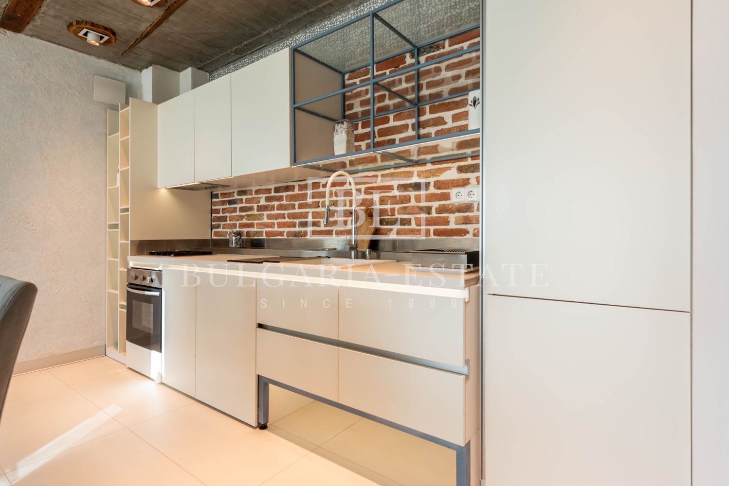 Квартира WISDOM - удивительный дизайн, 1 спальня, гр. Варна, ул. Никола - 0