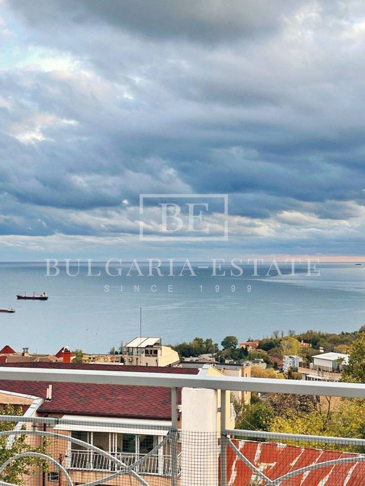 House - Breeze, 2 PARKING AND GARAGE-0 House - Breeze, 2 PARKING AND GARAGE - 0