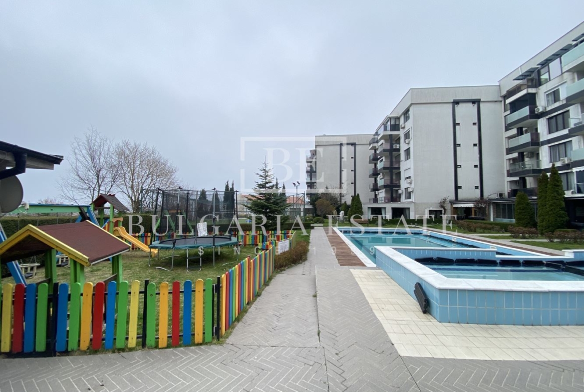 Луксозен двустаен апартамент, затворен комплекс м-т Евксиноград, гр. Варна, включена такса поддръжка - 0
