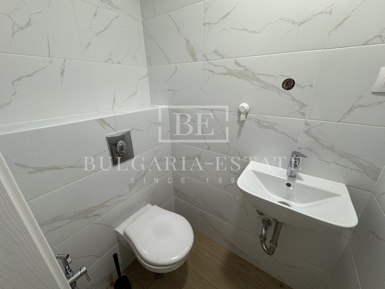 Обзаведен тристаен (98 кв.м.) в бутикова сграда с АКТ 16, м-т Св. Никола, готов за нанасяне-0 Обзаведен тристаен (98 кв.м.) в бутикова сграда с АКТ 16, м-т Св. Никола, готов за нанасяне - 0