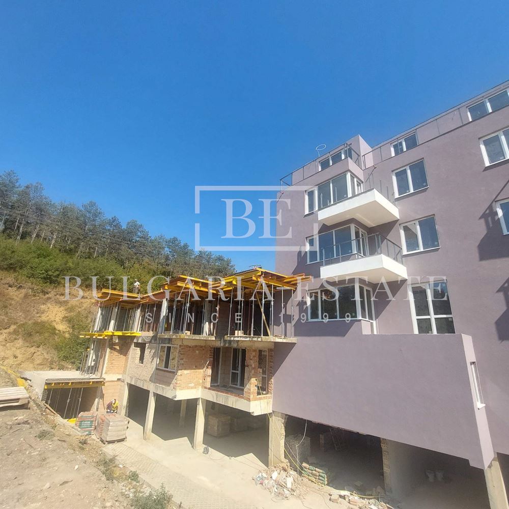 Светлая двухкомнатная квартира 58.54 кв.м на 4 этаже. Аспарухово - 0