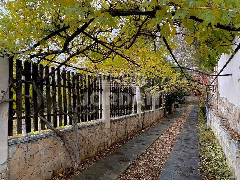 Луксозна къща в Ален Мак, гр. Варна, басейн, паркоместа, три спални - 0