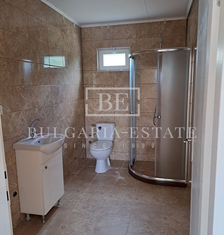 Просторна и модерна къща в село Чайка, община Провадия - 0