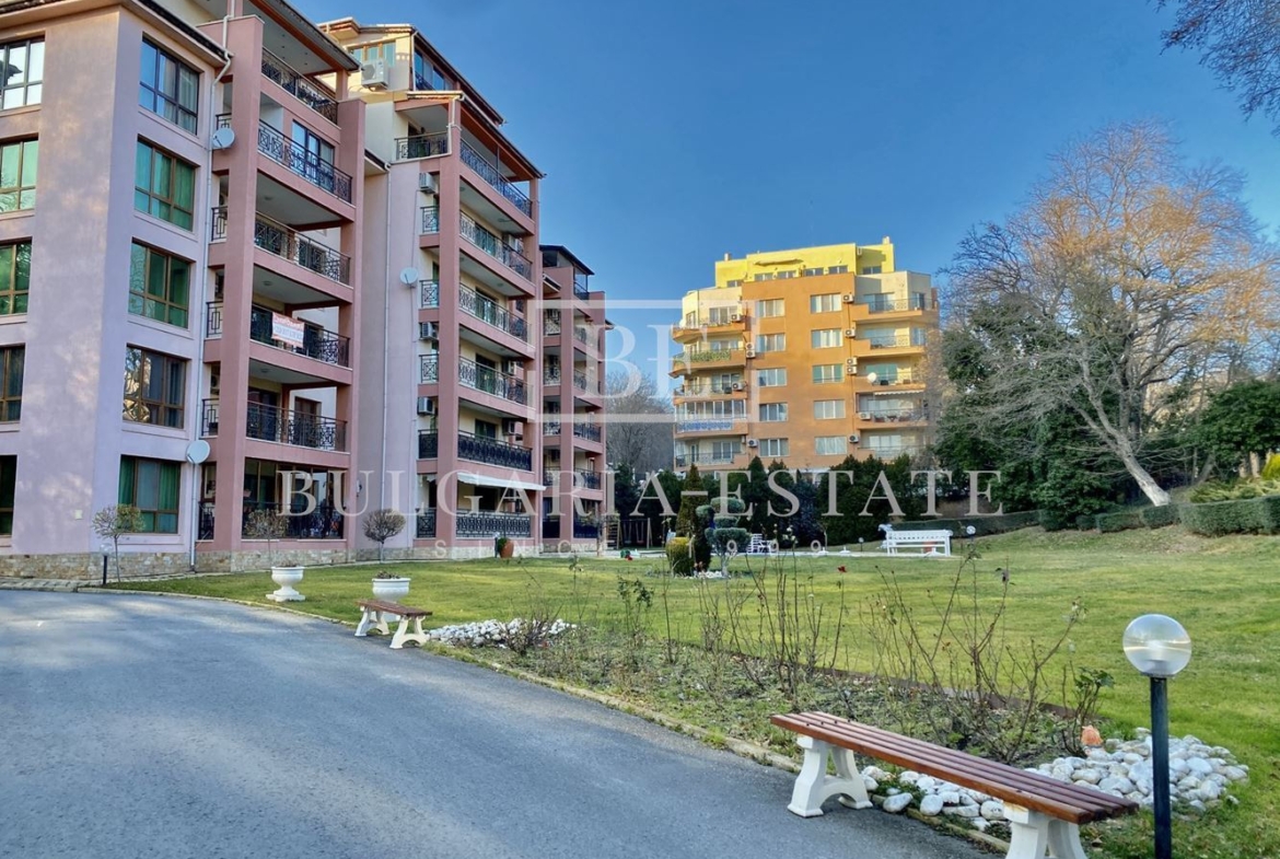 Квартира "ОАЗИС", Золотые пески, Варна в закрытом комплексе с бассейном, парковочное место - 0