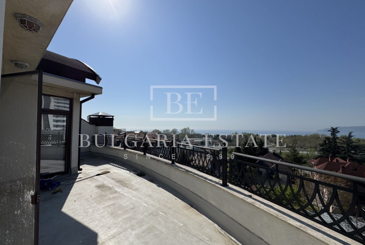 Мезонет с 4 спаплни, 5 минути пеша от Морската Градина, кв. Бриз, 225 кв.м. - 0