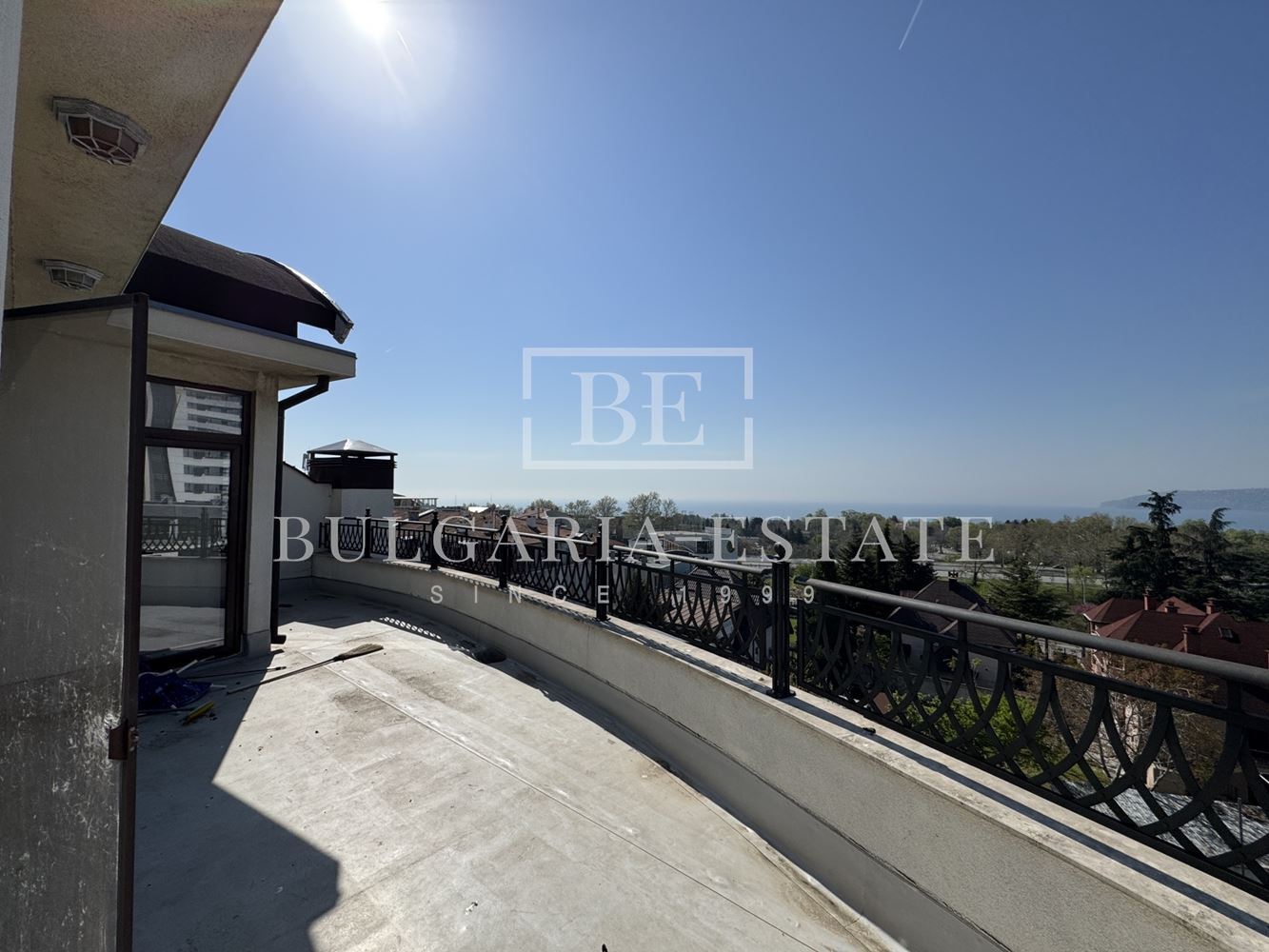 Мезонет с 4 спаплни, 5 минути пеша от Морската Градина, кв. Бриз, 225 кв.м. - 0