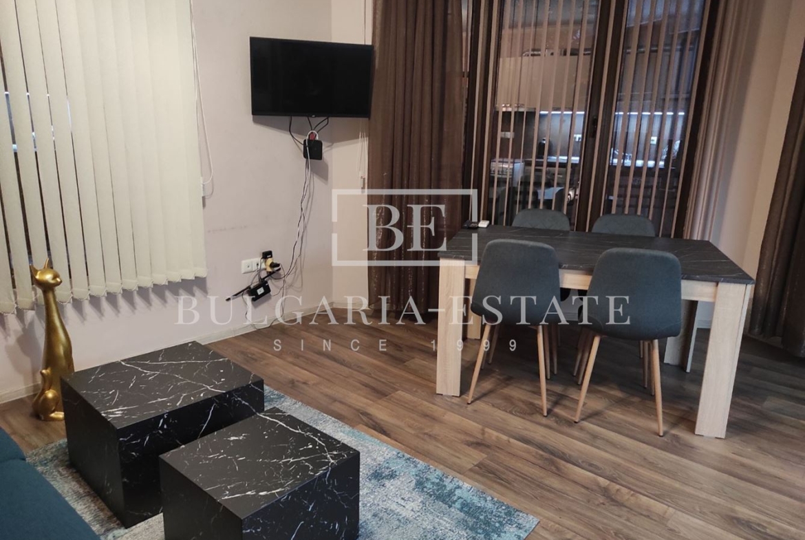 Трехкомнатная квартира - 70 кв.м, в центре - 0