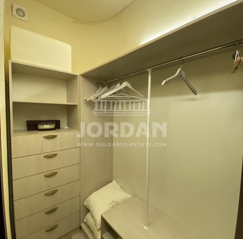 Луксозна къща в Ален Мак, гр. Варна, басейн, паркоместа, три спални - 0