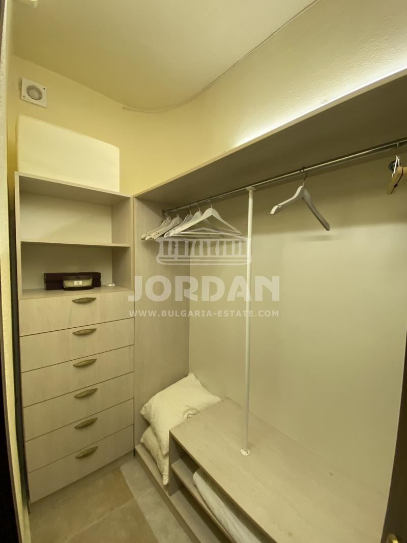 Луксозна къща в Ален Мак, гр. Варна, басейн, паркоместа, три спални - 0