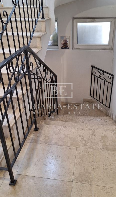 Exklusive Einzimmerwohnung zur Miete in der Nähe von Grand Mall und Winterkino Trakia - 0