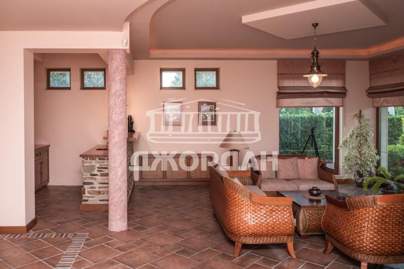 Дом для продажи гр. Варна. Св. Константин и Елена 525 м², 6 спален - 0