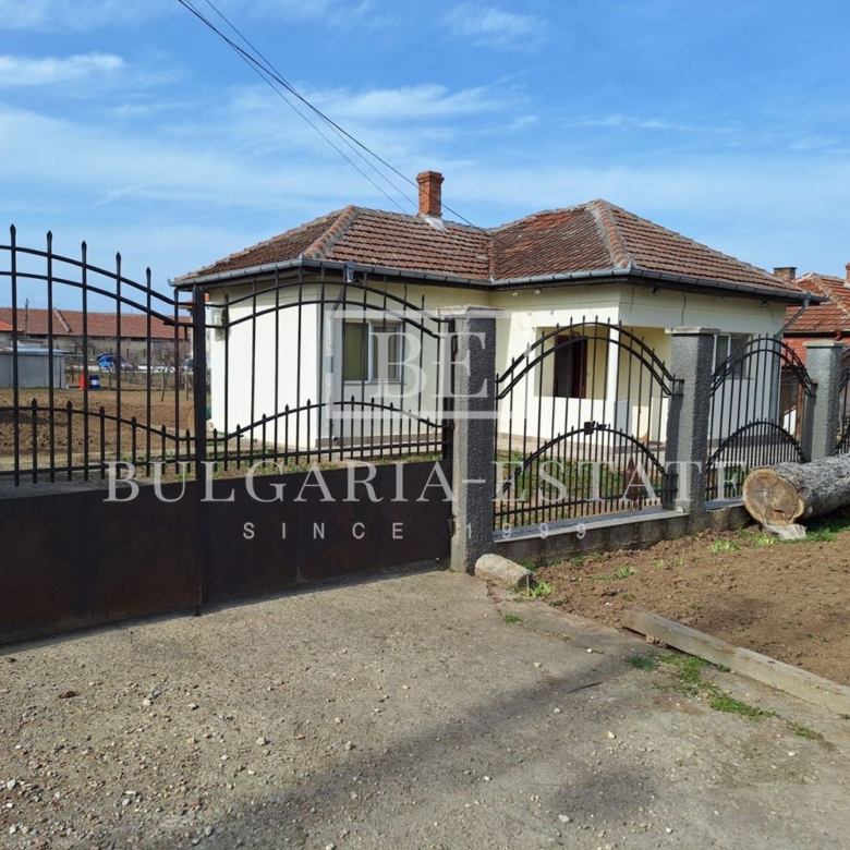 ЭКСКЛЮЗИВ! Продается аккуратный массивный дом в г. Красивый массивный дом в Тутракане! ЦЕНА СНИЖЕНА С 17.07.2025 - 0