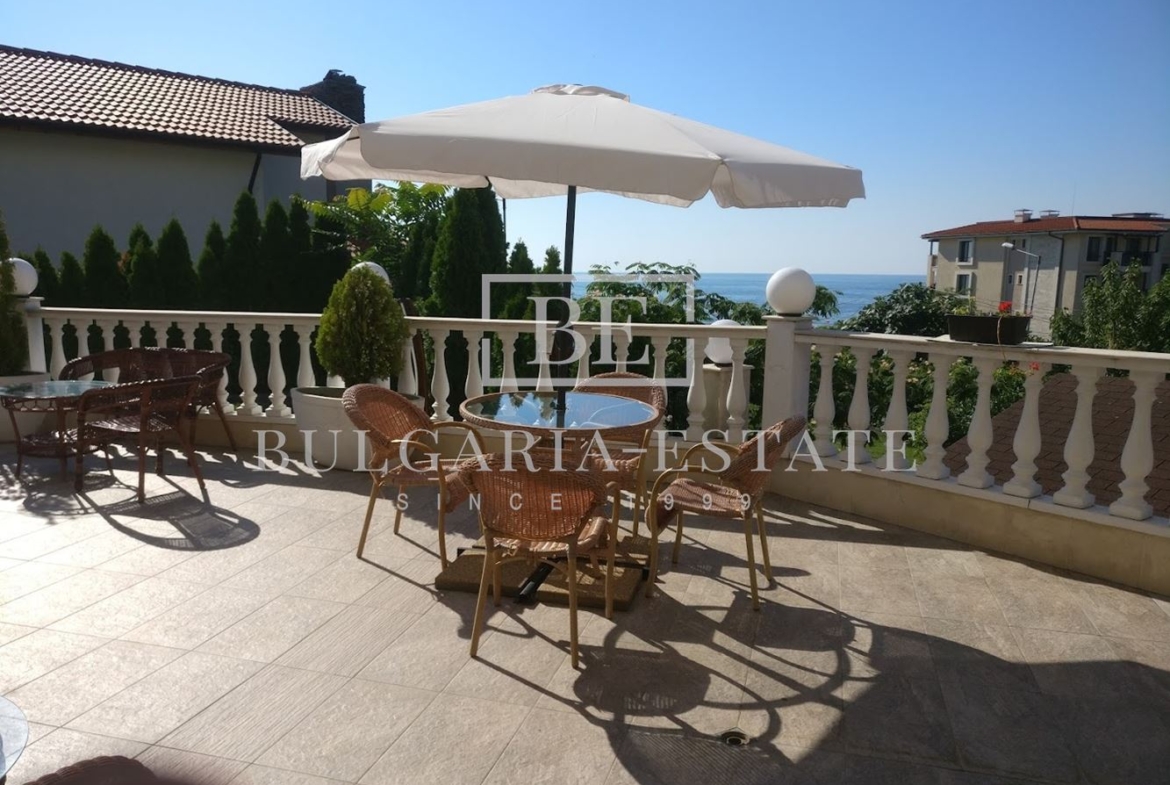 Хотел с морска панорама - 0