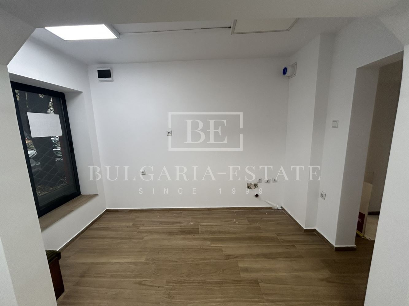 Търговски обект-закусвалня под наем червен площад - 0