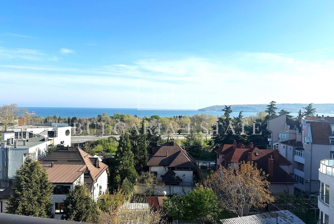 Мезонет с 4 спаплни, 5 минути пеша от Морската Градина, кв. Бриз, 225 кв.м. - 0