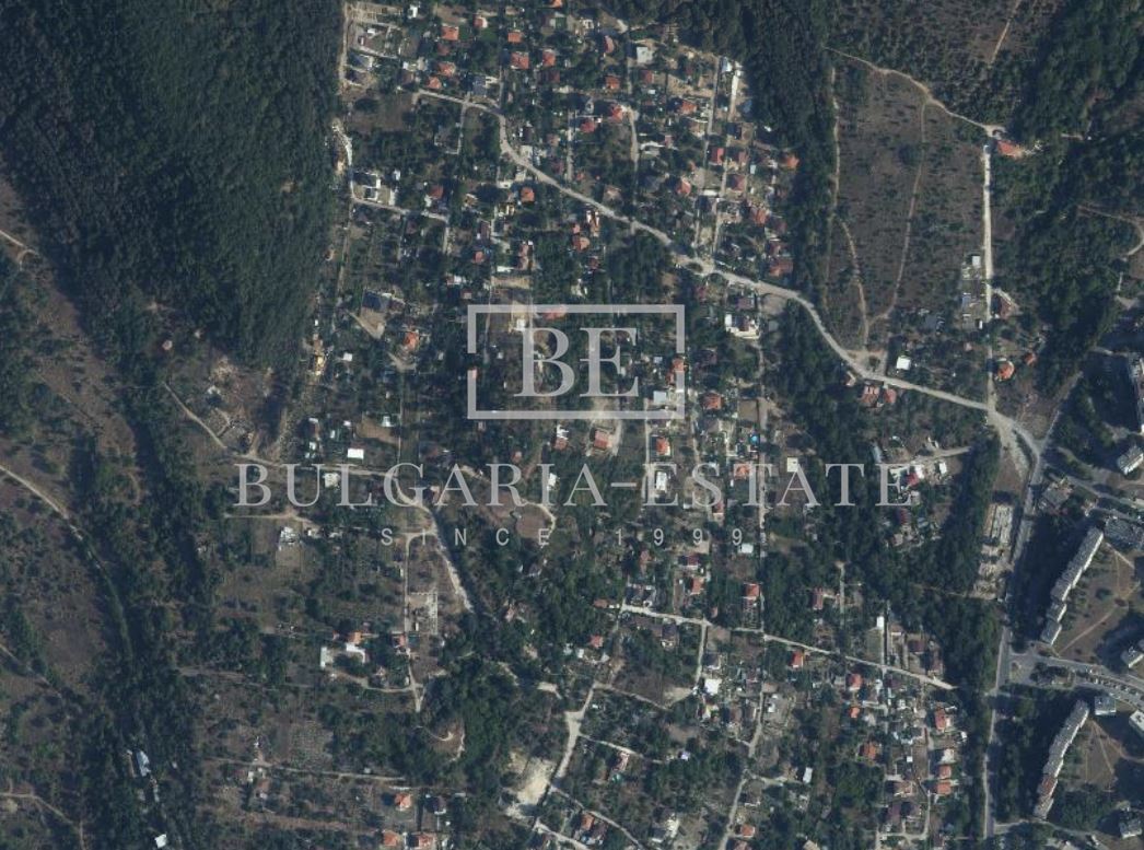 Property with excellent access and infrastructure in Mentesheto - 0