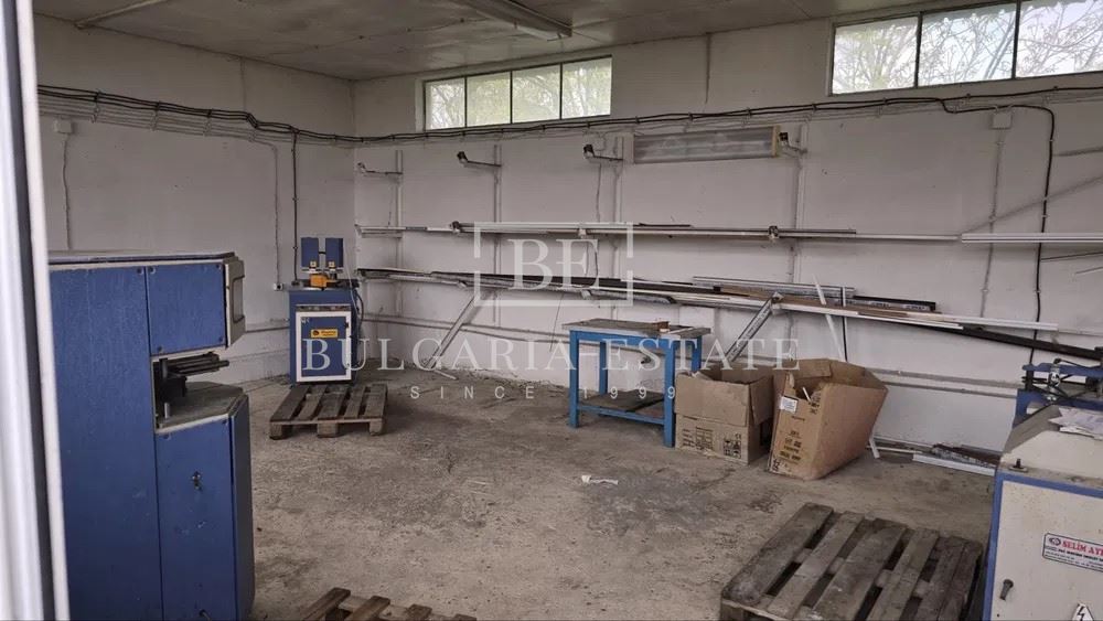 📌 Складова/производствена база под наем – 2 дка + ток - 0