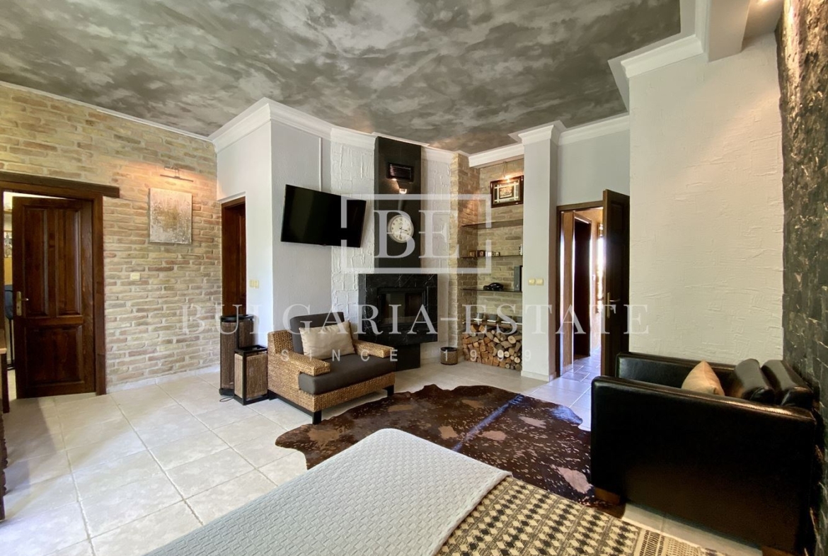 Элитный дом с бассейном, сауной, рядом с пляжем Кабакум, город. 515 кв. м. Площадь этажа, 4 спальни - 0