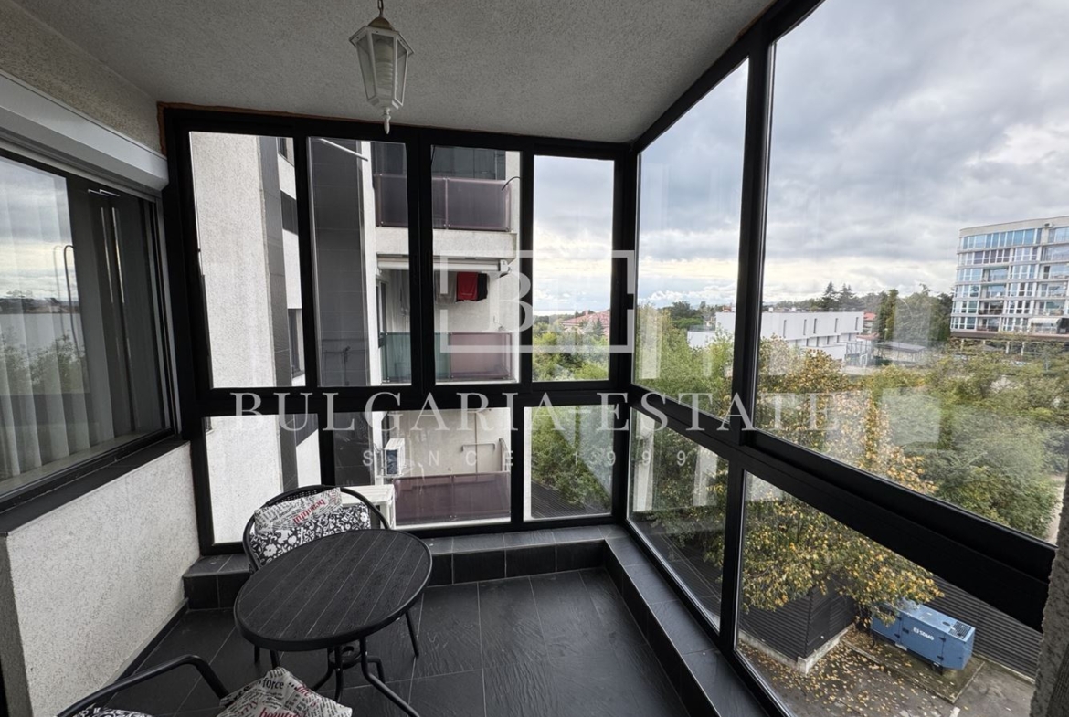 Луксозен двустаен апартамент, затворен комплекс м-т Евксиноград, гр. Варна, включена такса поддръжка - 0