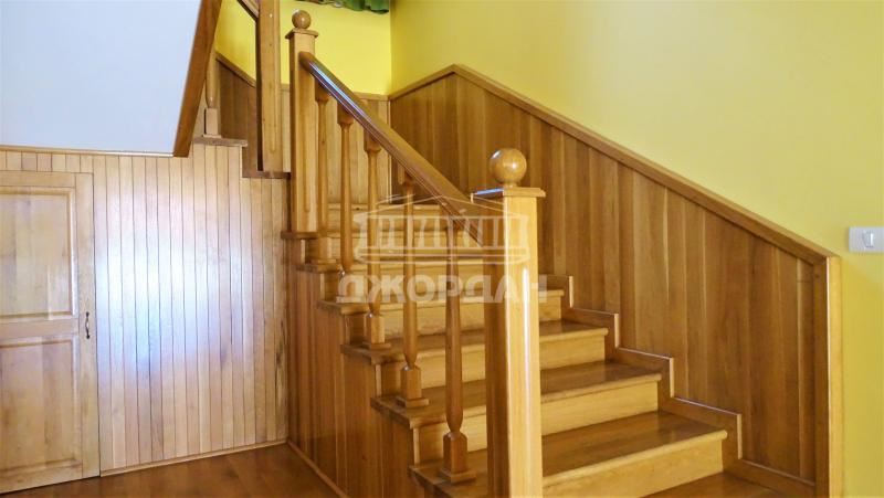 Haus auf 4 Etagen mit Panoramablick, 1250m2 m2, 600m2 Hof, Trakata - 0