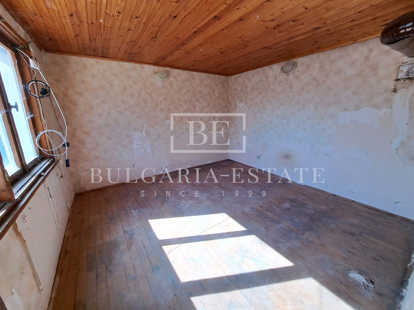 House in the village of Chernevo - 1100 sq.m. yard / 30 km from Varna - 0