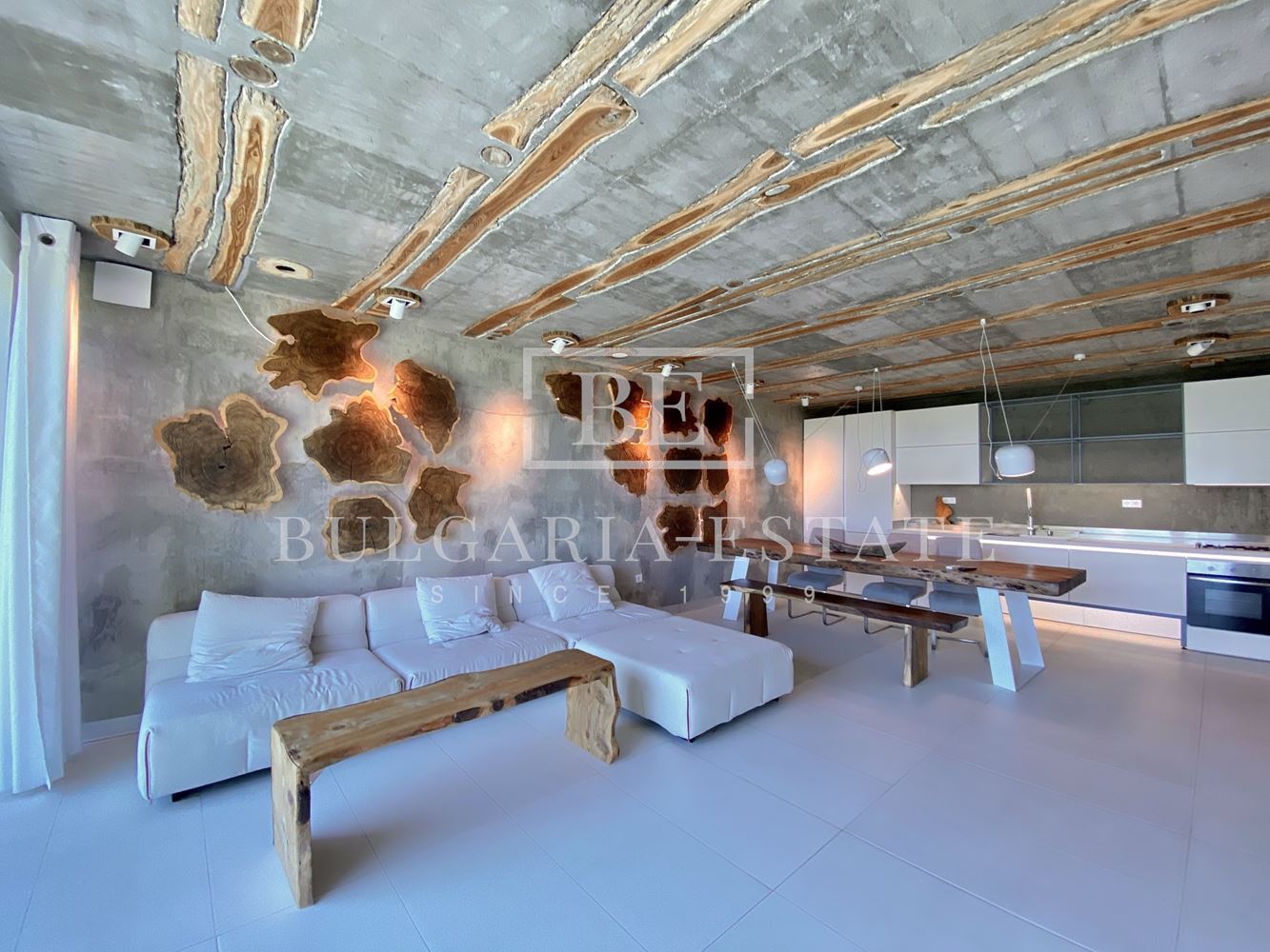 Уникальная трехкомнатная квартира "PURITY" с двориком, вид на море, ул. Николая, г. Варна-0 Уникальная трехкомнатная квартира "PURITY" с двориком, вид на море, ул. Николая, г. Варна - 0