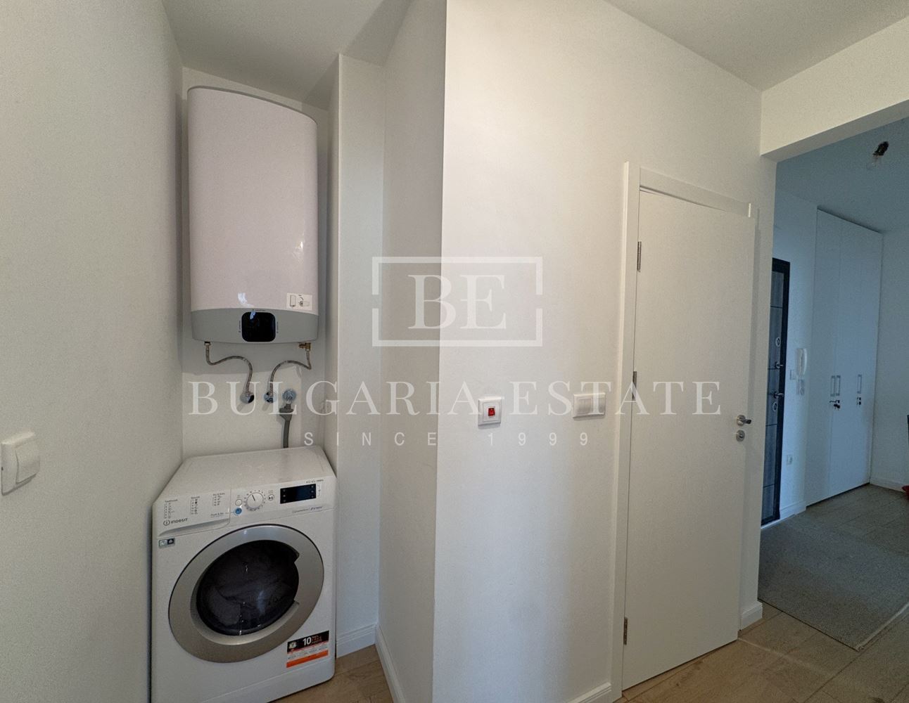 Обзаведен тристаен (98 кв.м.) в бутикова сграда с АКТ 16, м-т Св. Никола, готов за нанасяне-0 Обзаведен тристаен (98 кв.м.) в бутикова сграда с АКТ 16, м-т Св. Никола, готов за нанасяне - 0