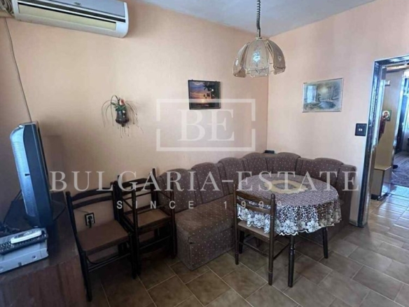 Предлагам под наем 4-стаен апартамент в широкия център на града, в близост до Медицинския университет. - 0