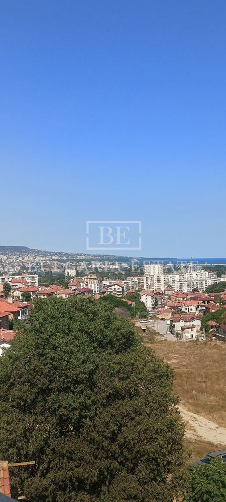 Тристаен апартамент 106.88 кв.м в кв. Аспарухово, втори етаж - 0