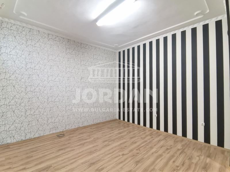 Office in an office building gr. Varna - Centre 75m² - 0